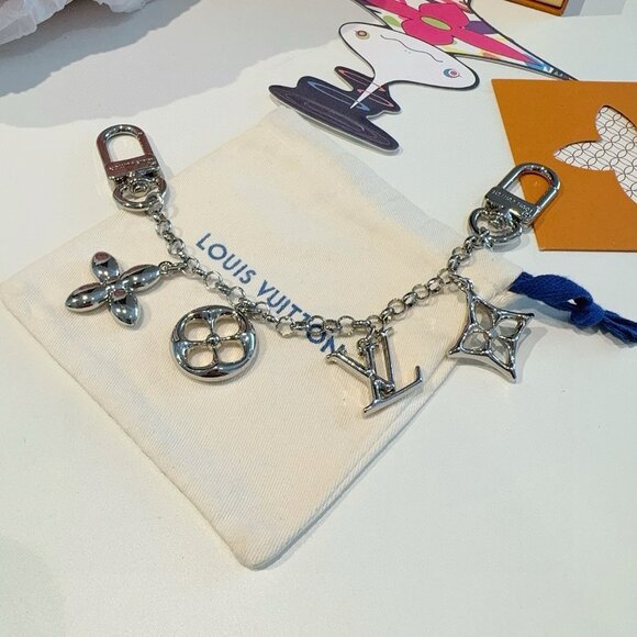 Louis Vuitton Silver - Toned Charm Chain Keychain/Bag Accessory - Picture 4 of 5